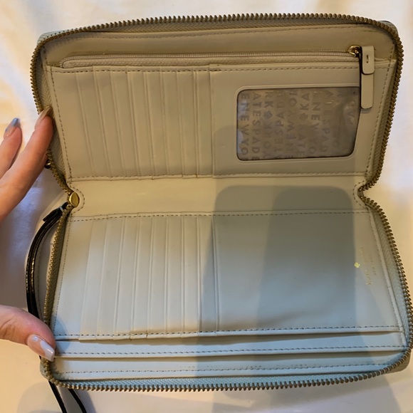 Kate spade full size wallet - Picture 2 of 4